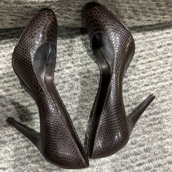 Gianni Bini Brown Athens Heel - Picture 7 of 7